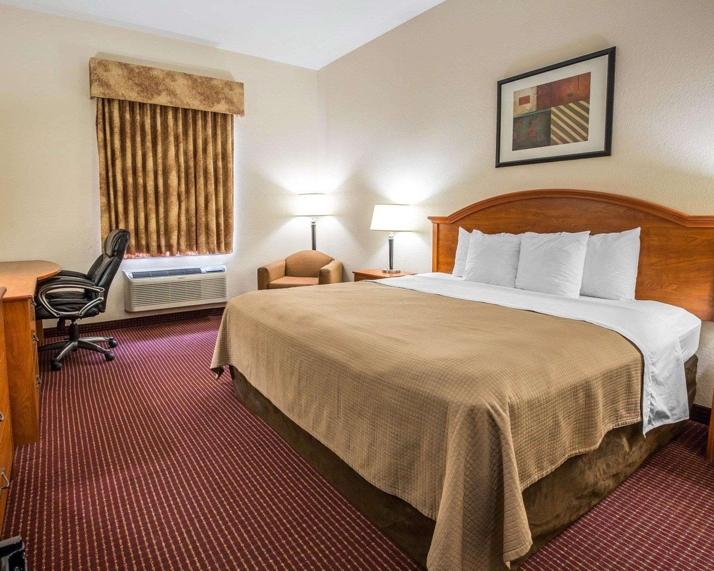 Econo Lodge Inn&Suites Beaumont Esterno foto