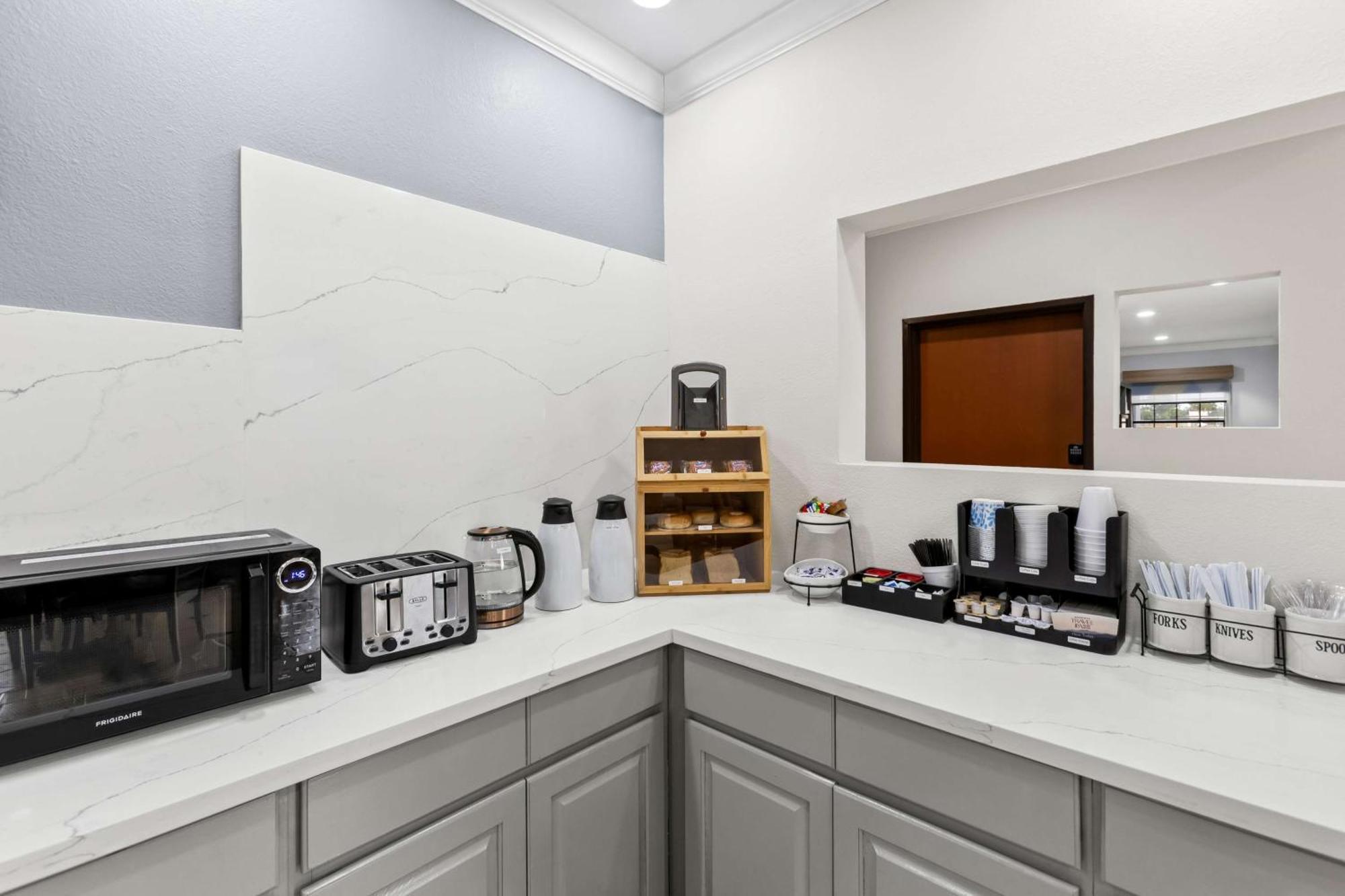 Econo Lodge Inn&Suites Beaumont Esterno foto